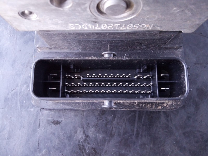 Recambio de abs para jeep renegade night eagle 4x2 referencia OEM IAM 52022986 50302070738 P3-A8-19-4