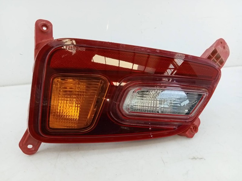 Recambio de piloto trasero izquierdo de paragolpes para hyundai kona style 2wd referencia OEM IAM 92406J90  E2-B5-53-2