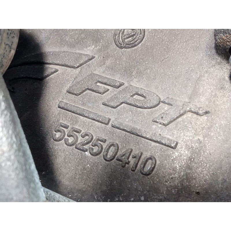 Recambio de caja cambios para jeep renegade night eagle 4x2 referencia OEM IAM 55250410 C63563531 M1-B4-105