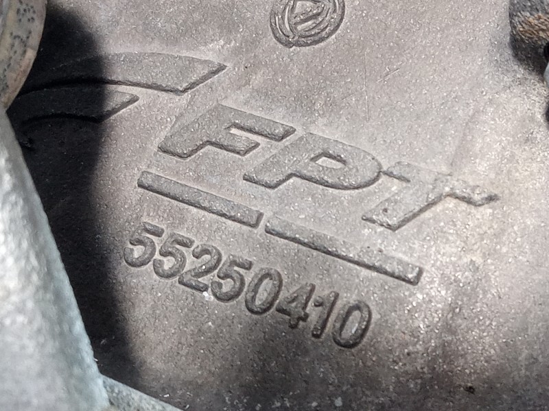 Recambio de caja cambios para jeep renegade night eagle 4x2 referencia OEM IAM 55250410 C63563531 M1-B4-105