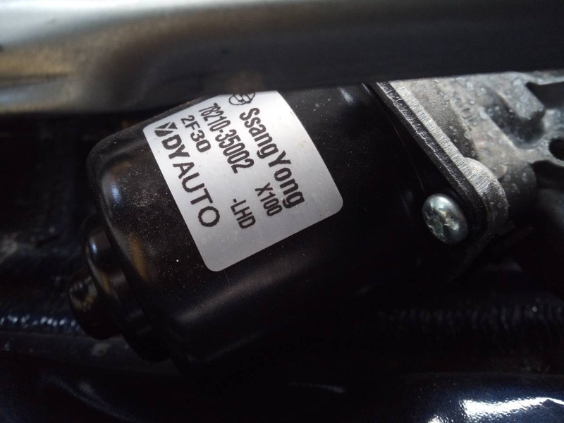 Recambio de motor limpia delantero para ssangyong tivoli crystal 4x2 referencia OEM IAM 7821035002  