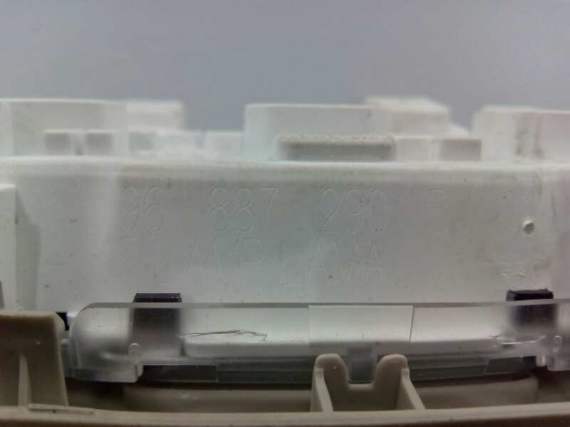 Recambio de luz interior para citroën c3 aircross feel referencia OEM IAM 96887290BJ01  E1-A4-23-1