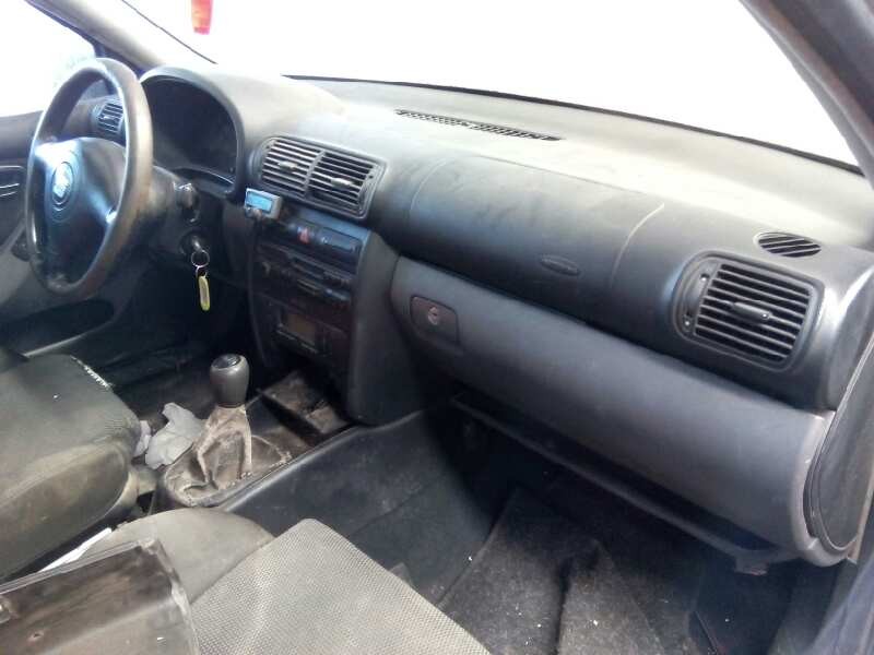 seat toledo (1m2) del año 2001