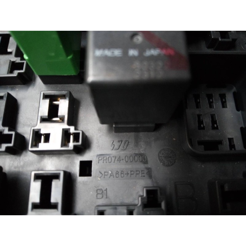 Recambio de caja reles / fusibles para mitsubishi outlander (cw0) 2.2 di-d kaiteki plus referencia OEM IAM PR07400000  