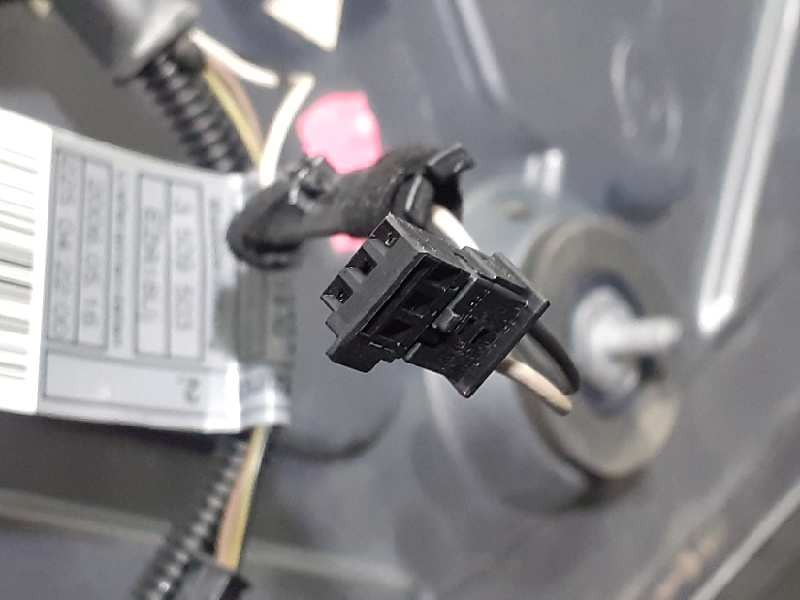 Recambio de aleron trasero para bmw x3 (e83) 2.0d referencia OEM IAM 51713400384 22944910 P2-B3-39