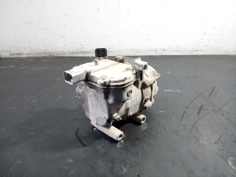 Recambio de compresor aire acondicionado para toyota yaris hsd active referencia OEM IAM 0422001350 BU02674 