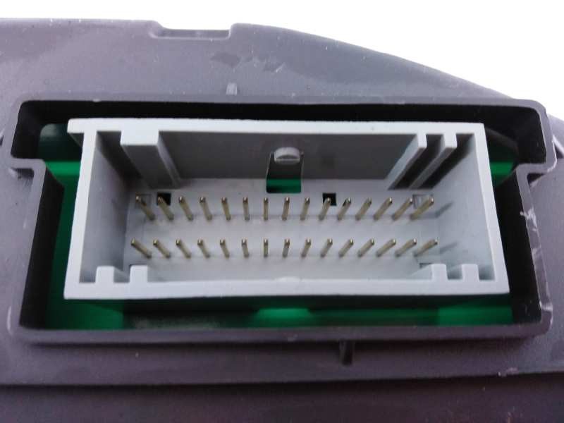 Recambio de cuadro instrumentos para renault megane ii berlina 5p confort authentique referencia OEM IAM 8200462283  E2-A1-28-8