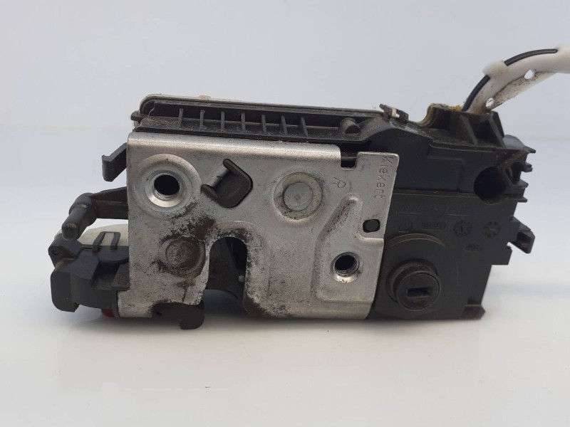 Recambio de cerradura puerta trasera derecha para peugeot 208 active referencia OEM IAM 9812501180  E1-A4-31-1