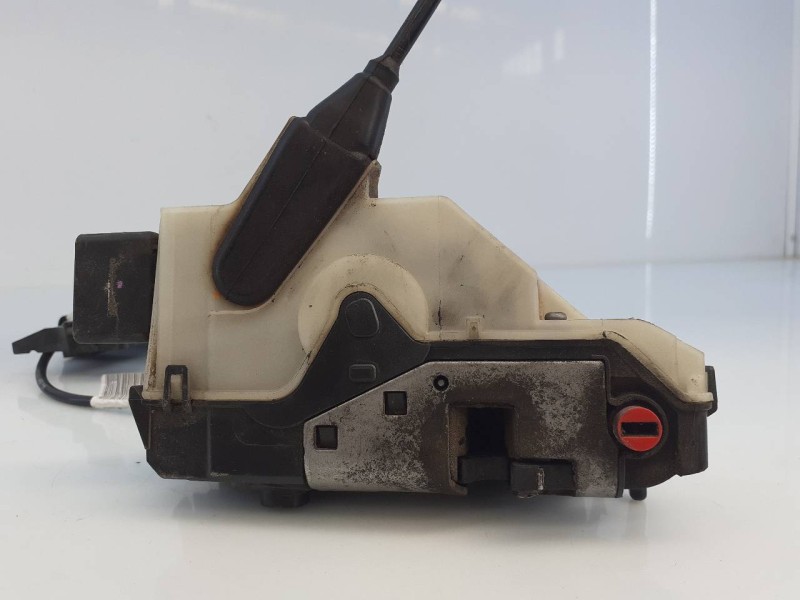 Recambio de cerradura puerta trasera derecha para peugeot 208 active referencia OEM IAM 9812501180  E1-A4-31-1