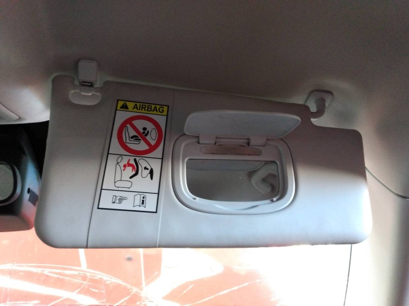 Recambio de parasol derecho para jeep renegade night eagle 4x2 referencia OEM IAM   