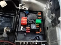 CAJA RELES / FUSIBLES 