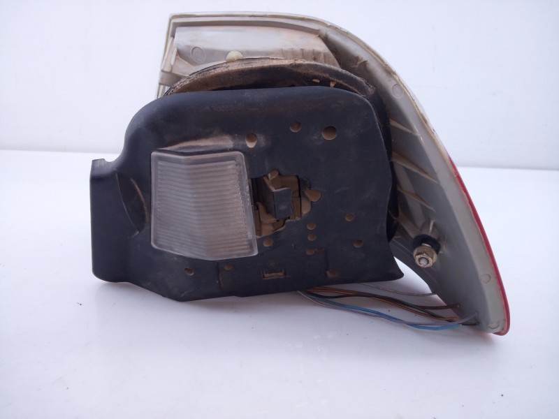 Recambio de piloto trasero izquierdo para bmw serie 3 berlina (e46) 318i referencia OEM IAM   E1-A3-47-2