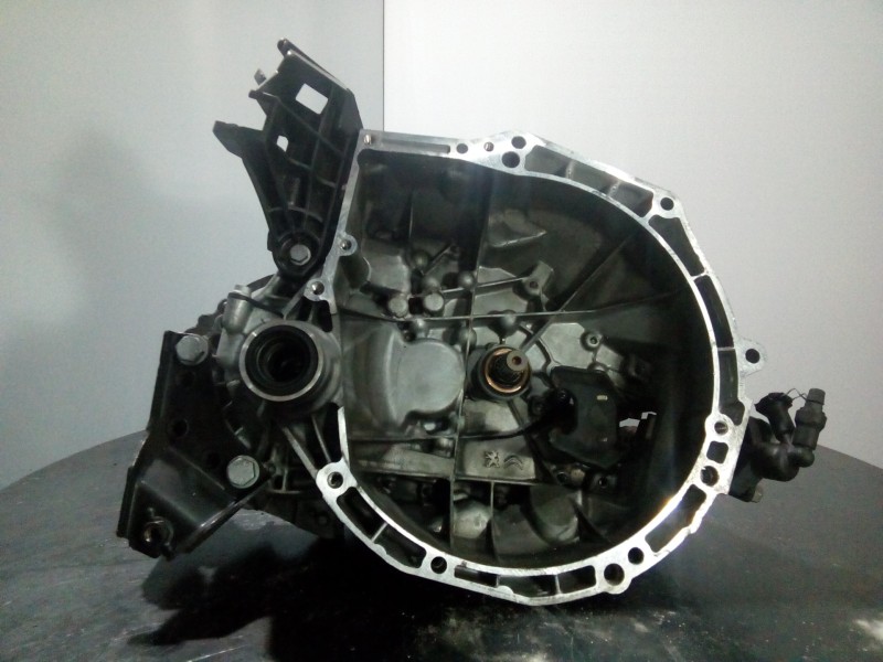 Recambio de caja cambios para citroën c-elysée seduction referencia OEM IAM 20CR15  M1-B2-100