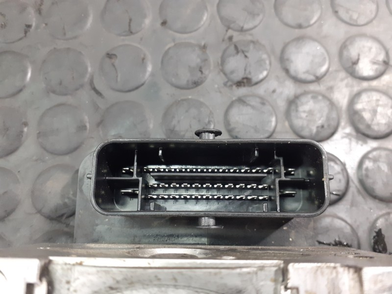 Recambio de abs para mazda 2 lim. () center-line referencia OEM IAM A426G 06210973823 P3-A8-20-2