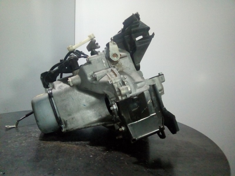 Recambio de caja cambios para citroën c-elysée seduction referencia OEM IAM 20CR15  M1-B2-100