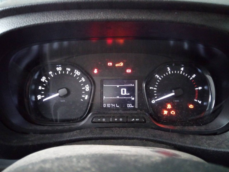 Recambio de cuadro instrumentos para opel vivaro furgón m innovation referencia OEM IAM 9837472880  E3-A5-17-3