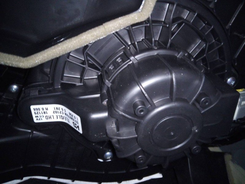 Recambio de ventilador calefaccion para hyundai tucson style 2wd referencia OEM IAM 181129  