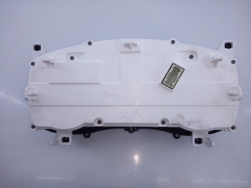 Recambio de cuadro instrumentos para opel vivaro furgón m innovation referencia OEM IAM 9837472880  E3-A5-17-3