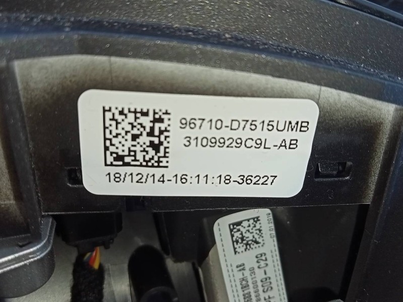 Recambio de volante para hyundai tucson style 2wd referencia OEM IAM 96710D7515UMB 3109929C9LAB E2-B5-49-1