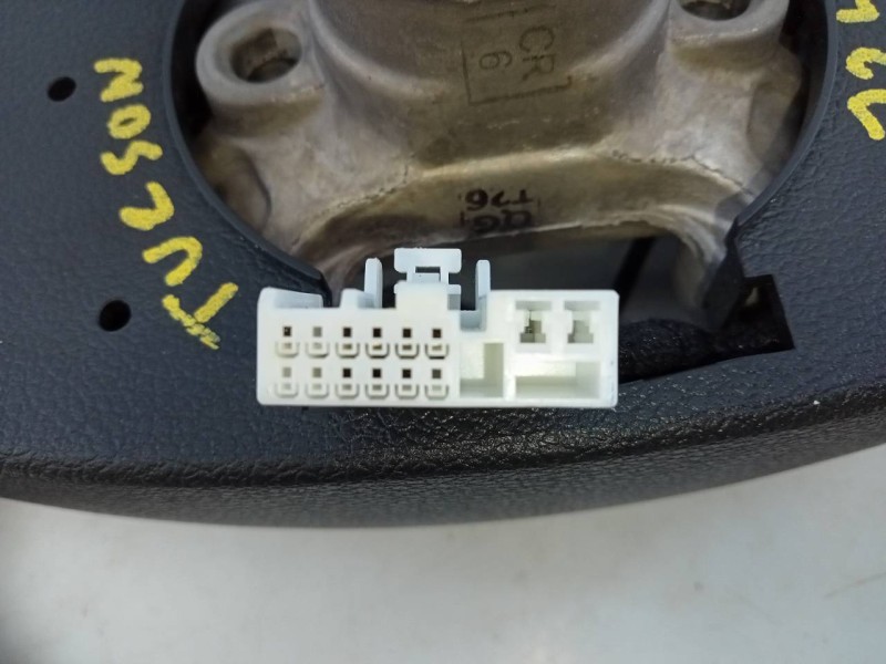 Recambio de volante para hyundai tucson style 2wd referencia OEM IAM 96710D7515UMB 3109929C9LAB E2-B5-49-1