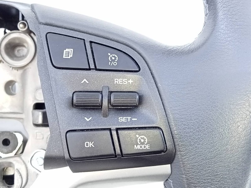 Recambio de volante para hyundai tucson style 2wd referencia OEM IAM 96710D7515UMB 3109929C9LAB E2-B5-49-1