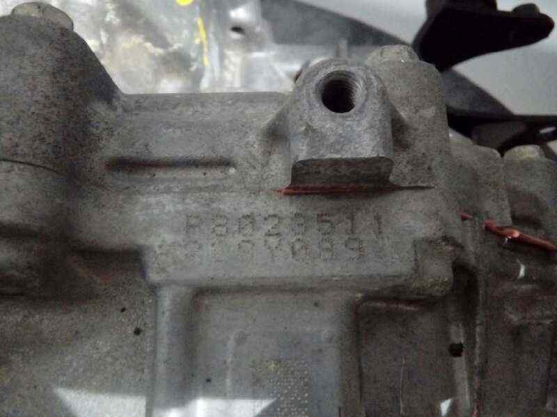 Recambio de caja cambios para toyota auris hybrid advance referencia OEM IAM P8023511  M1-B2-157
