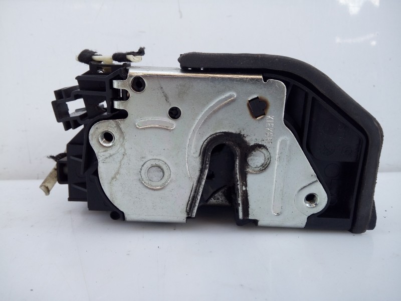 Recambio de cerradura puerta trasera izquierda para bmw serie 1 lim. (f20) 118d referencia OEM IAM 7229459  E1-A3-3-1