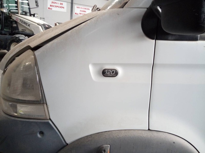 Recambio de aleta delantera izquierda para renault mascott fg 120. 35/55/65 cabina individual referencia OEM IAM   