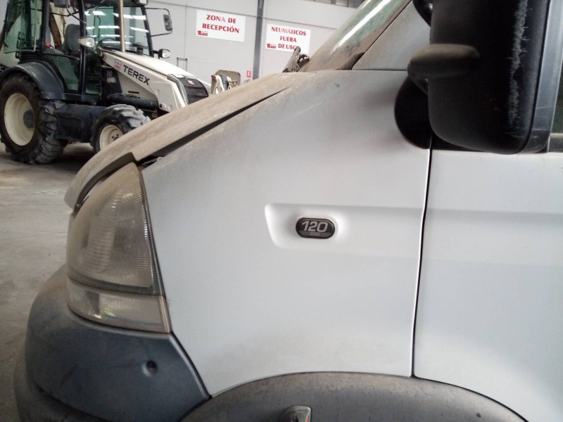 Recambio de aleta delantera izquierda para renault mascott fg 120. 35/55/65 cabina individual referencia OEM IAM   