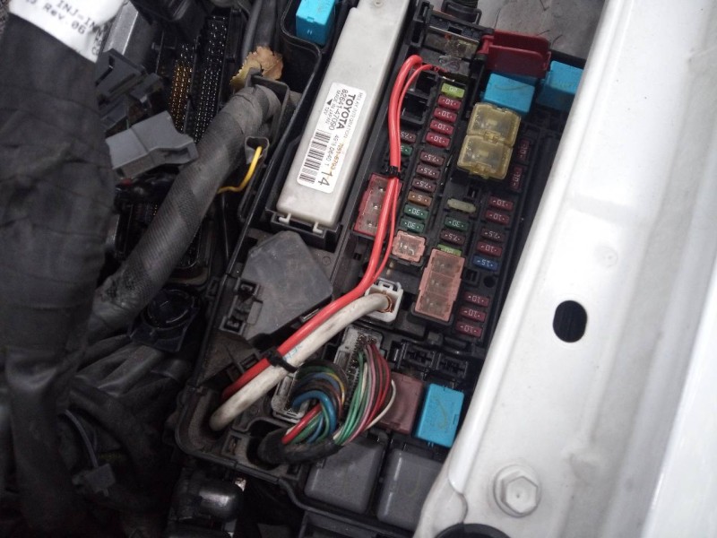 Recambio de caja reles / fusibles para toyota prius (nhw30) plug-in hybrid advance referencia OEM IAM 72818793  