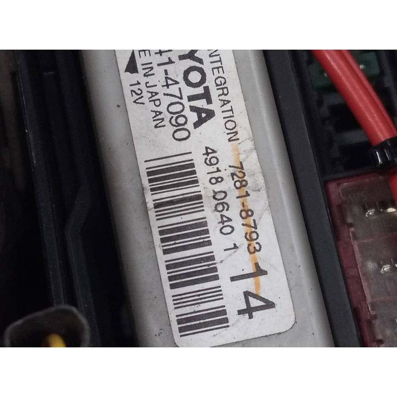Recambio de caja reles / fusibles para toyota prius (nhw30) plug-in hybrid advance referencia OEM IAM 72818793  