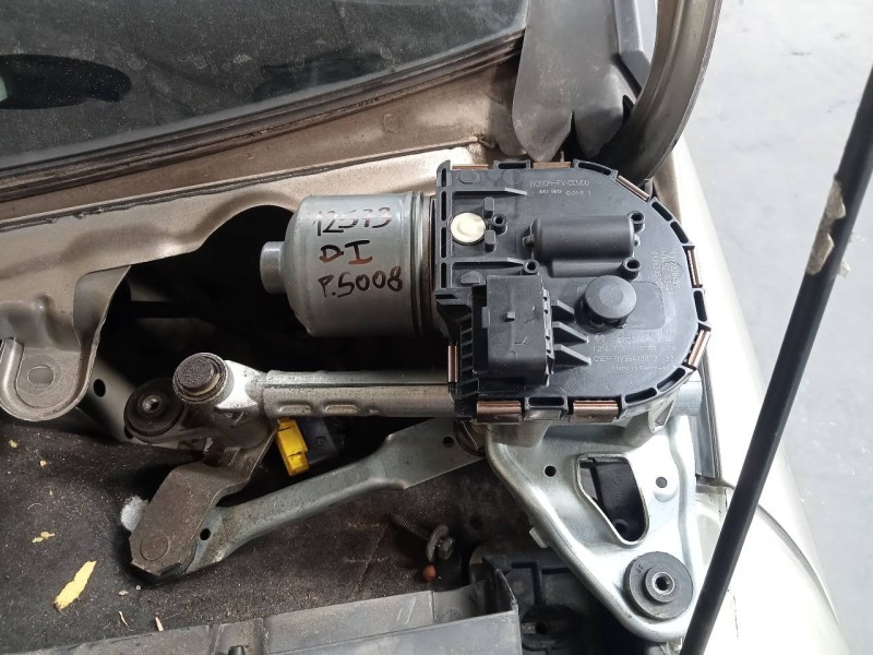 Recambio de motor limpia delantero para peugeot 5008 referencia OEM IAM 1397220576  