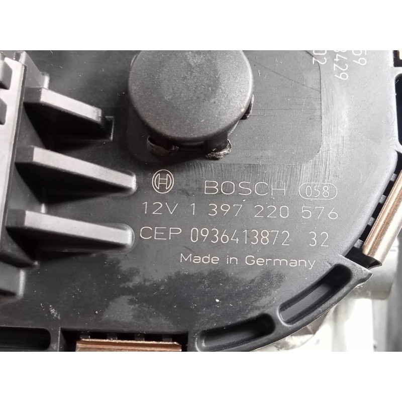 Recambio de motor limpia delantero para peugeot 5008 referencia OEM IAM 1397220576  