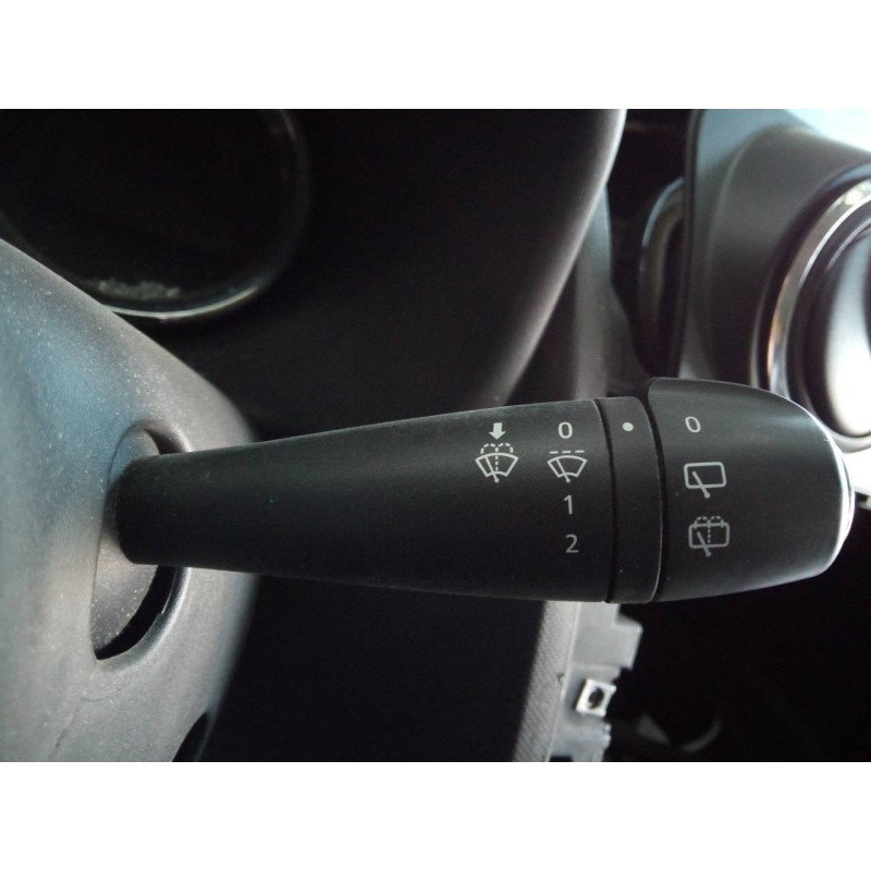 Recambio de mando limpia para dacia sandero stepway referencia OEM IAM   