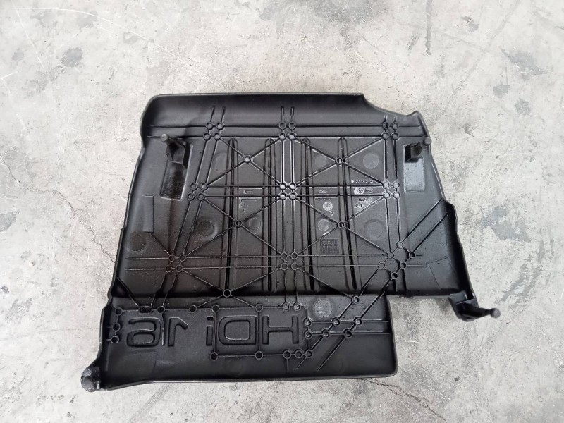 Recambio de tapa motor para peugeot 5008 referencia OEM IAM   