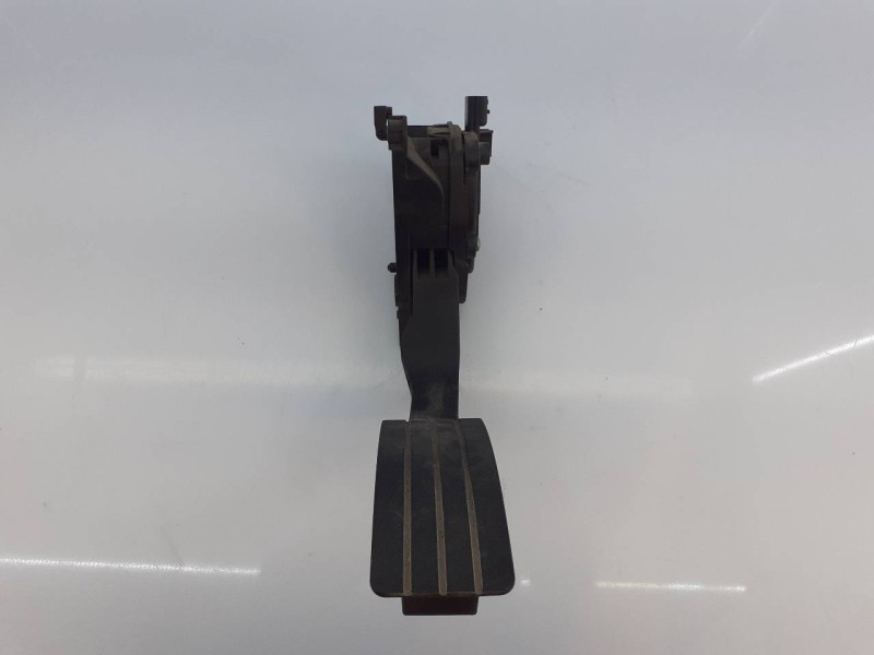 Recambio de pedal acelerador para dacia sandero stepway referencia OEM IAM 180022703R  E2-A1-36-1