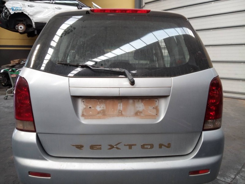 Recambio de porton trasero para ssangyong rexton 2.9 td gls referencia OEM IAM   