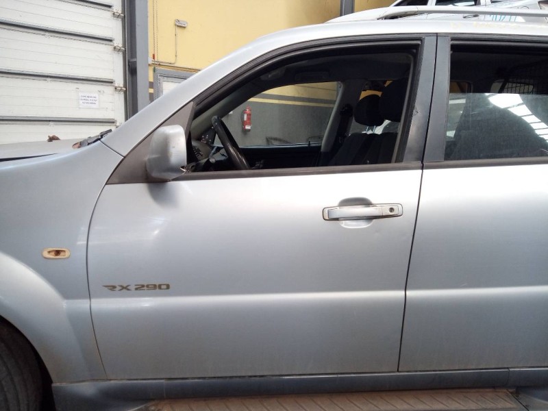 Recambio de puerta delantera izquierda para ssangyong rexton 2.9 td gls referencia OEM IAM   