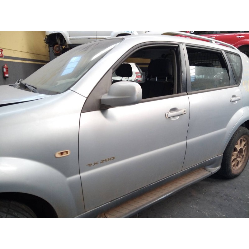 Recambio de puerta delantera izquierda para ssangyong rexton 2.9 td gls referencia OEM IAM   