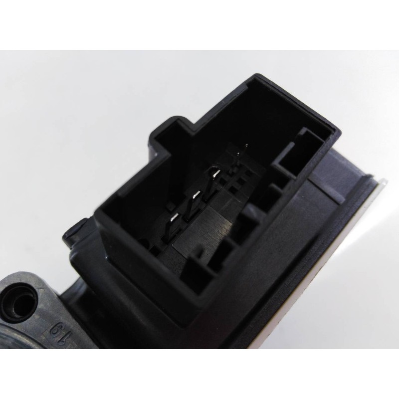 Recambio de motor elevalunas trasero derecho para volkswagen golf vii lim. (bq1) last edition bmt/start-stopp referencia OEM IAM