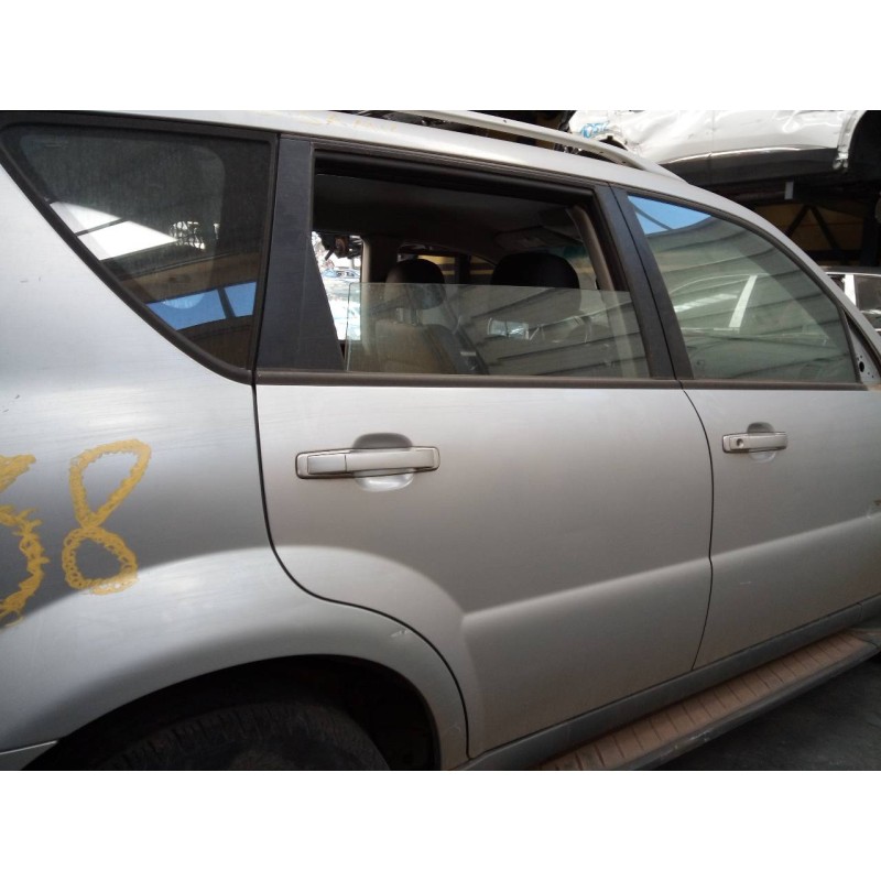 Recambio de puerta trasera derecha para ssangyong rexton 2.9 td gls referencia OEM IAM   