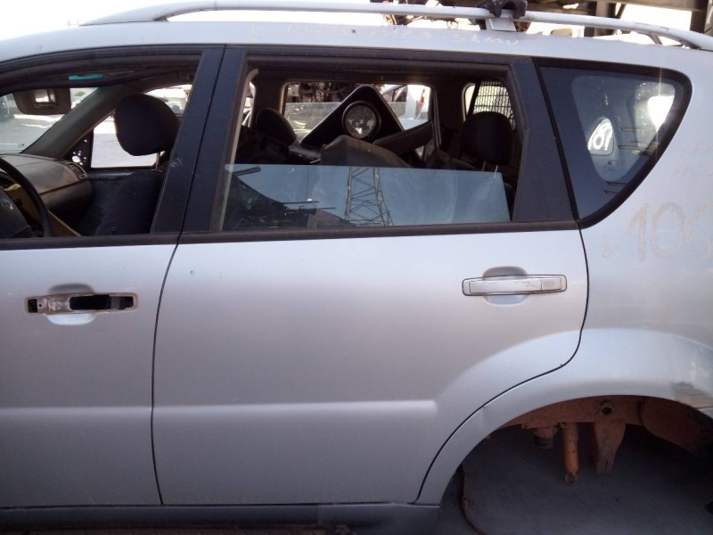 Recambio de puerta trasera izquierda para ssangyong rexton 2.9 td gls referencia OEM IAM   
