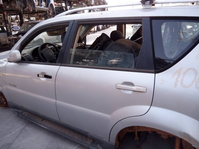 Recambio de puerta trasera izquierda para ssangyong rexton 2.9 td gls referencia OEM IAM   