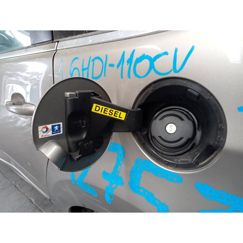 Recambio de tapa exterior combustible para peugeot 5008 referencia OEM IAM   