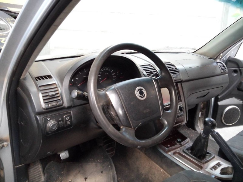 Recambio de salpicadero para ssangyong rexton 2.9 td gls referencia OEM IAM   