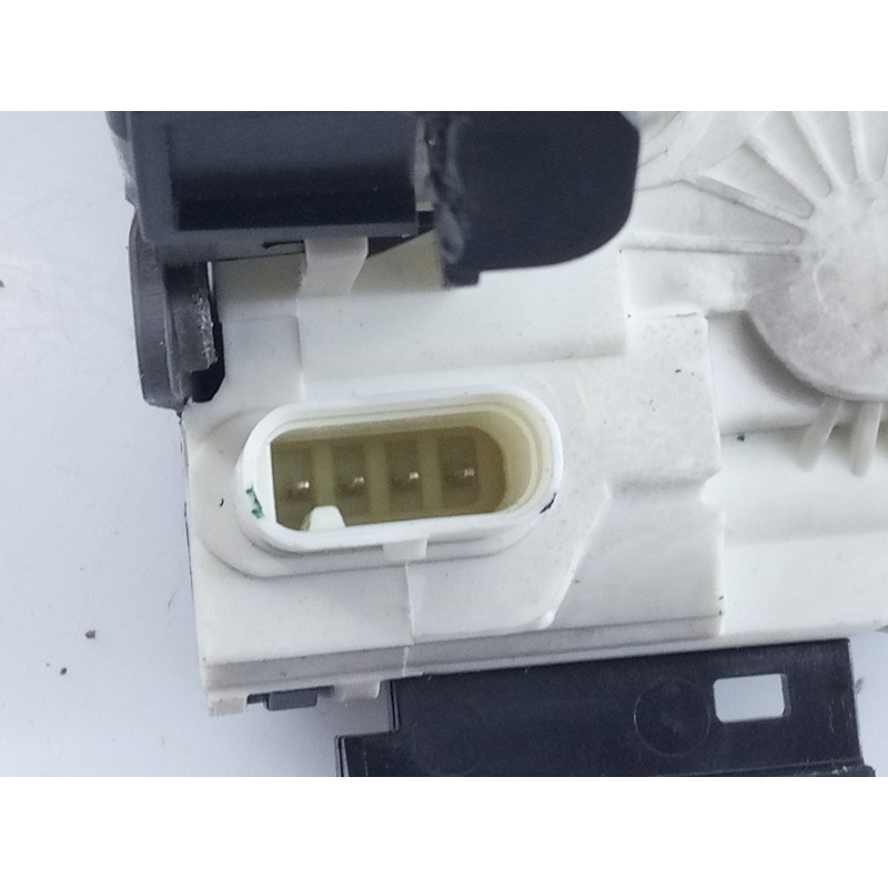 Recambio de cerradura puerta trasera derecha para mercedes-benz clase c (w204) berlina c 200 cdi (204.007) referencia OEM IAM A2