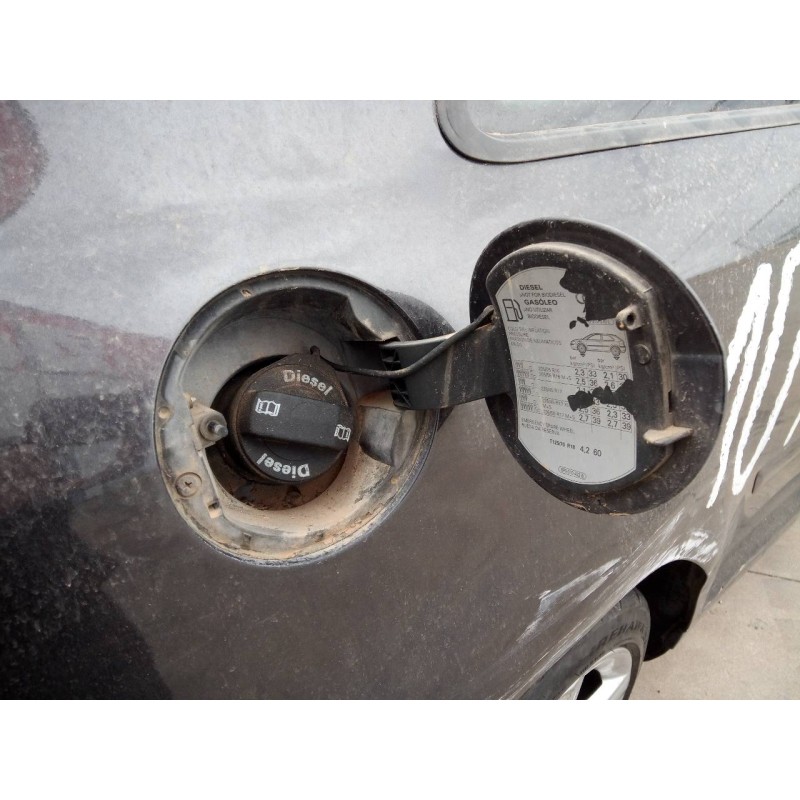 Recambio de tapa exterior combustible para audi a3 (8p) 2.0 tdi ambition referencia OEM IAM   