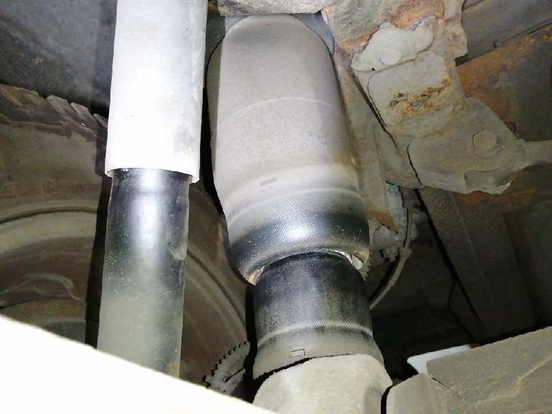 Recambio de amortiguador trasero derecho para land rover discovery td5 e referencia OEM IAM   