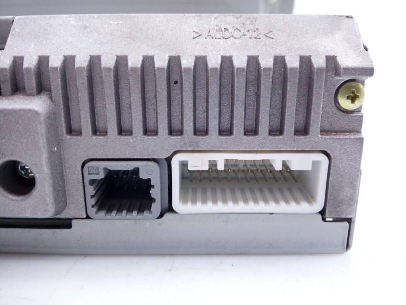 Recambio de sistema audio / radio cd para renault clio iv dynamique referencia OEM IAM 281155249R  E2-A1-30-1