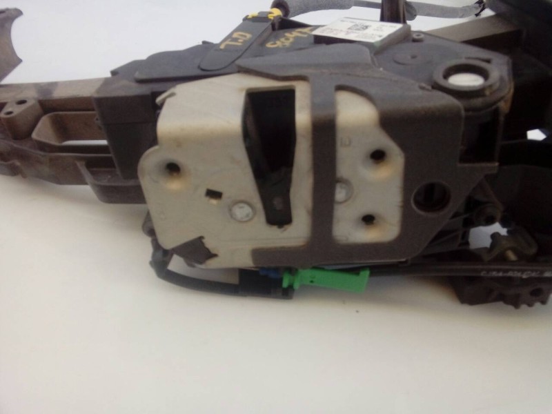 Recambio de cerradura puerta trasera derecha para ford kuga (cbs) vignale referencia OEM IAM BM5AA26412AH  E2-B3-3-2